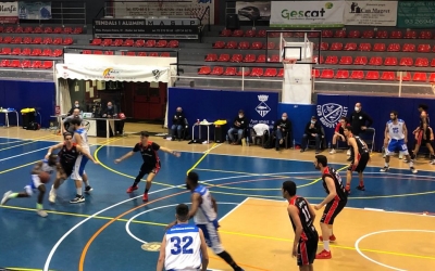 Acció d'atac del partit del Club contra el Mollet 'B' | Núria Meléndez